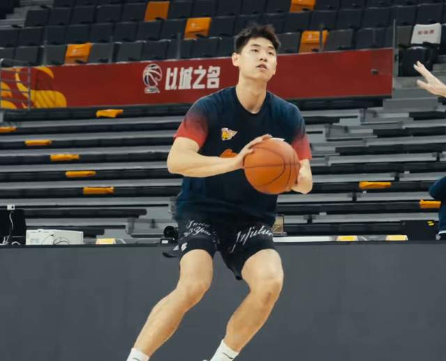 开云体育中国-崔永熙自宣！亲承复出倒计时，对广东持球与防守的加成会非常大！|杜锋|球迷|本土球员|球员|球队_新浪体育_新浪新闻