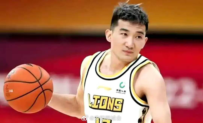 孙铭徽总决赛G4仅得1篮板1抢断，6分钟2投0中|上海男篮|上海久事|比赛|浙江|主场_新浪体育_新浪新闻